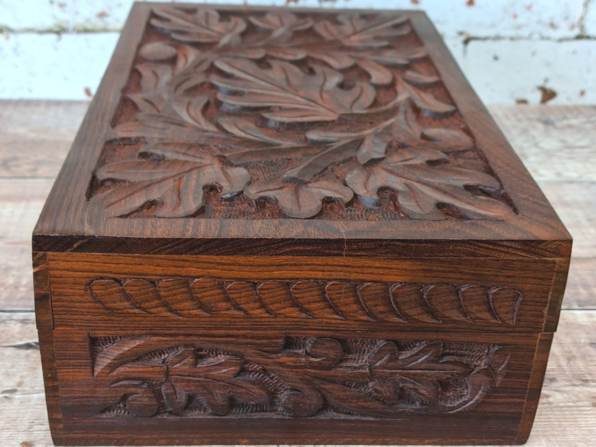 Hand Carved Regal Oak Leaf Jewellery Box Memento Keepsake Box - Easterninspiration