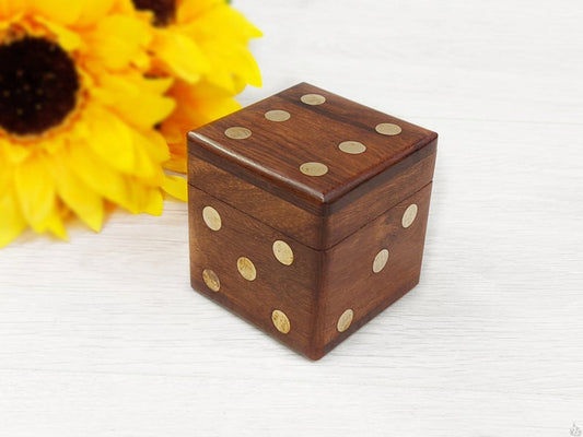 Large handmade Plain inlaid dice box with 5 Dice. Great for Kids - Easterninspiration