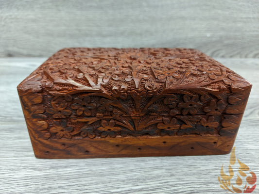 Ornate carved floral keepsake box/ wooden box, medium keepsake box/ Mothers Day Gift box/ daisy carved box/ boho decor/ flower carved Boho Gifts - Easterninspiration